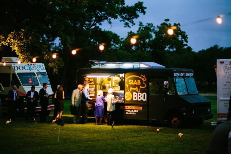 food-trucks-at-weddings-may-be-your-caterer